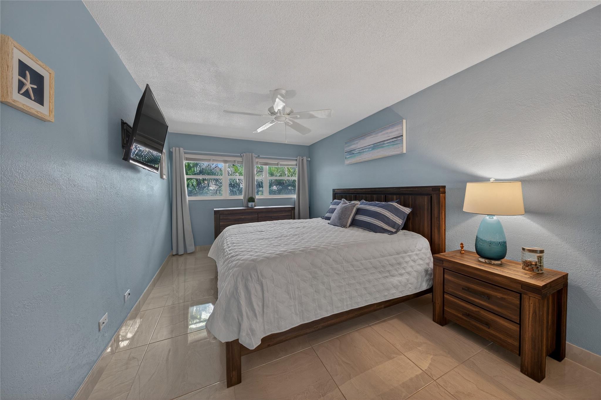 2824 NE 33rd Ct 8, Fort Lauderdale, FL, 33306/$397,000 2 2824 NE 33rd Ct 8