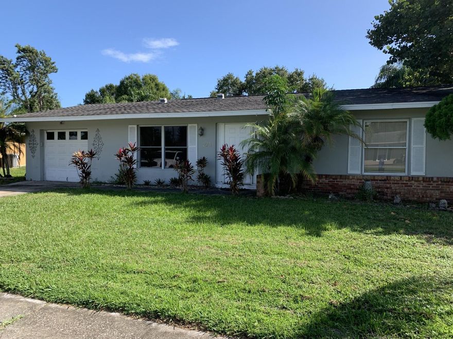 2/2/1 located in a desirable location close to schools, shopping, I95, turnpike. and local beaches.  The home features tile throughout and a large family room.