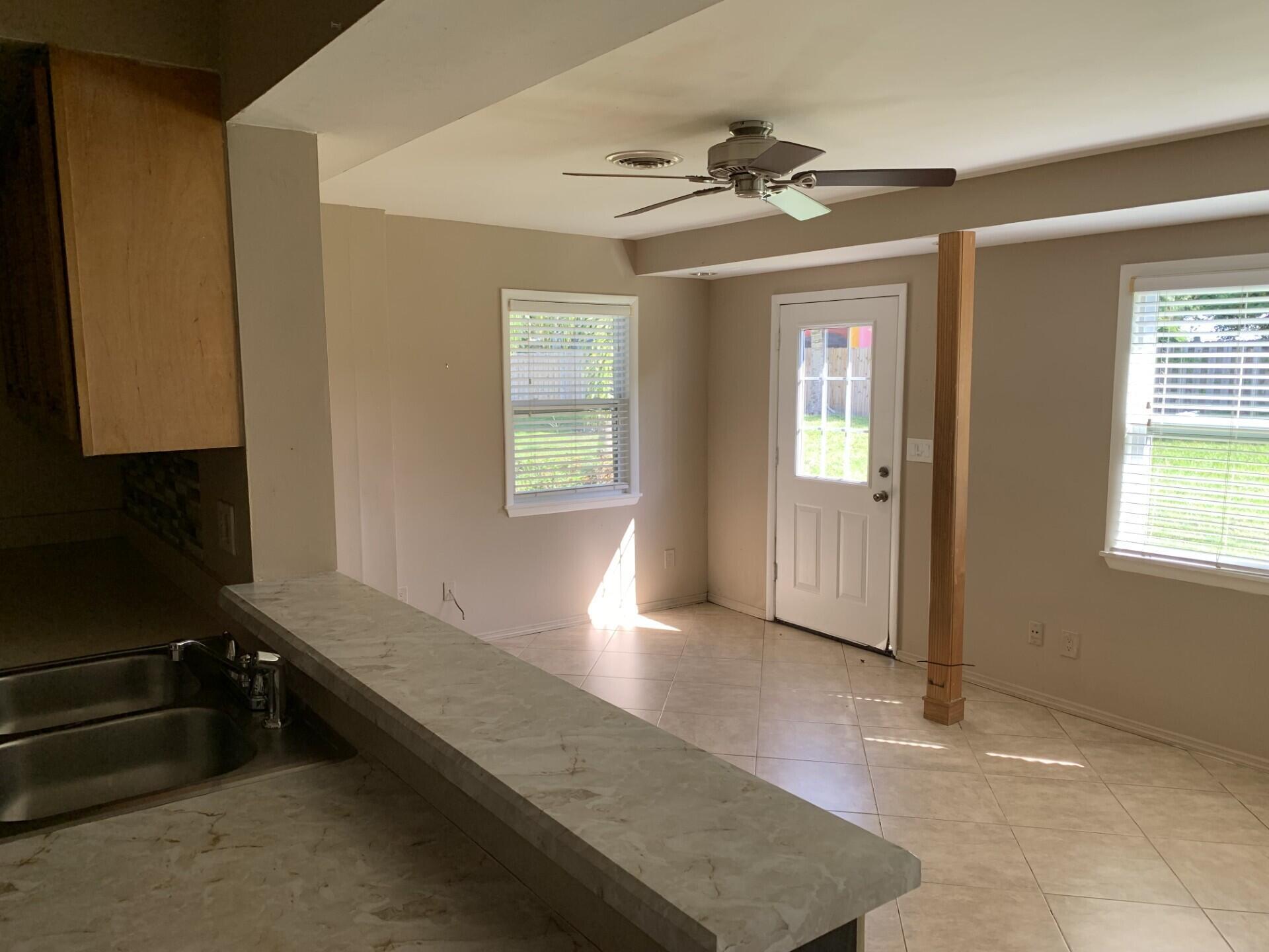 PORT ST LUCIE FLORESTA PI - Residential Lease