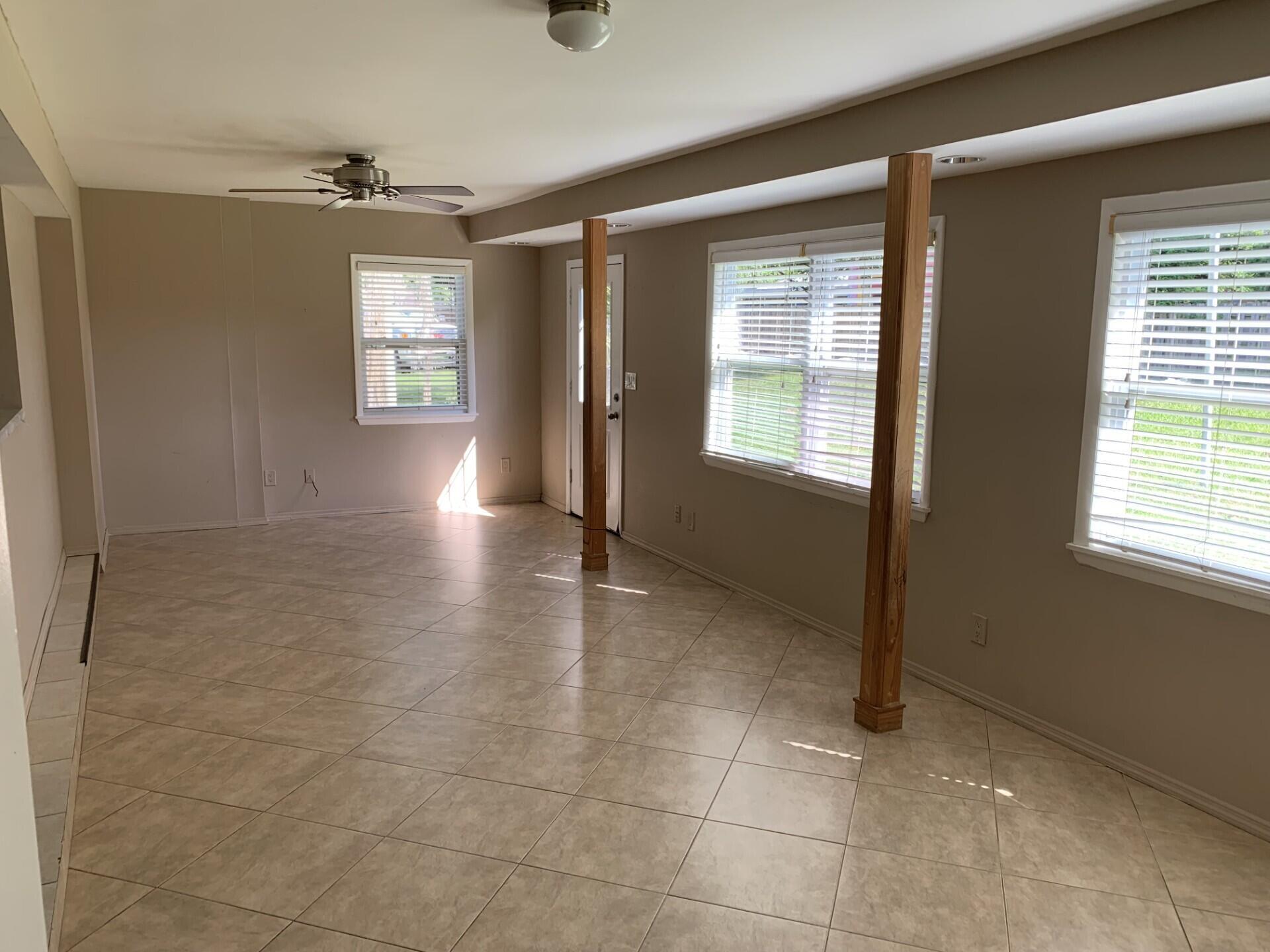 PORT ST LUCIE FLORESTA PI - Residential Lease