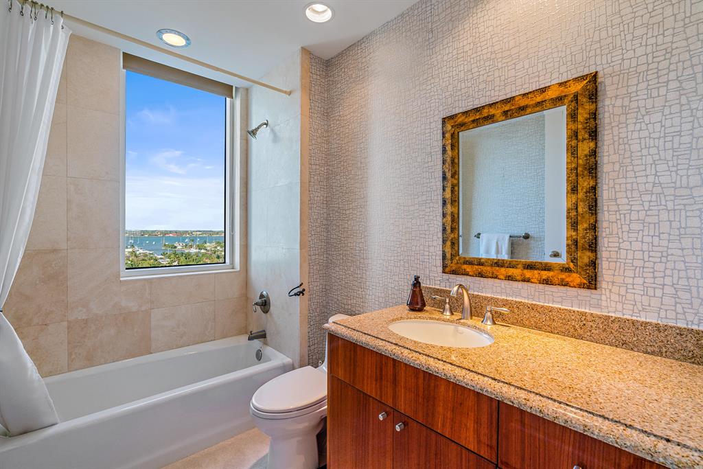 Ritz Carlton Residence - Residential