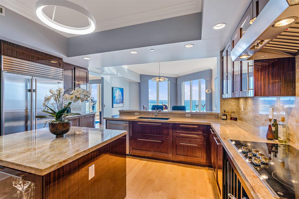 Ritz Carlton Residence - Residential