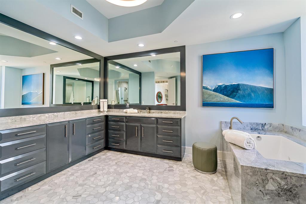 Ritz Carlton Residence - Residential