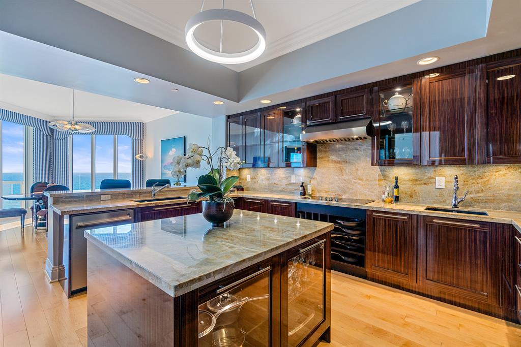 Ritz Carlton Residence - Residential