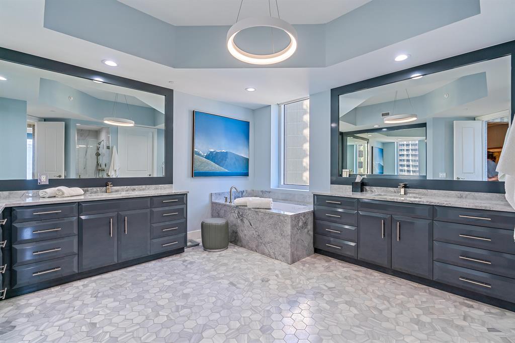 Ritz Carlton Residence - Residential