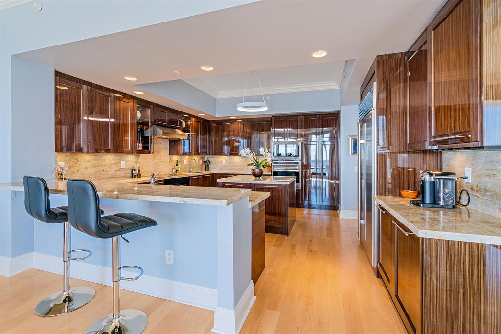 Ritz Carlton Residence - Residential