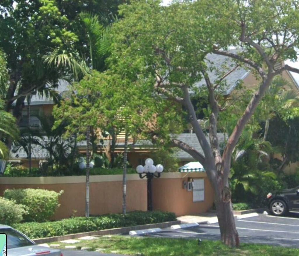 Photo of 700 SE 14th Street #I, Fort Lauderdale, FL 33316 (MLS # B26002683)