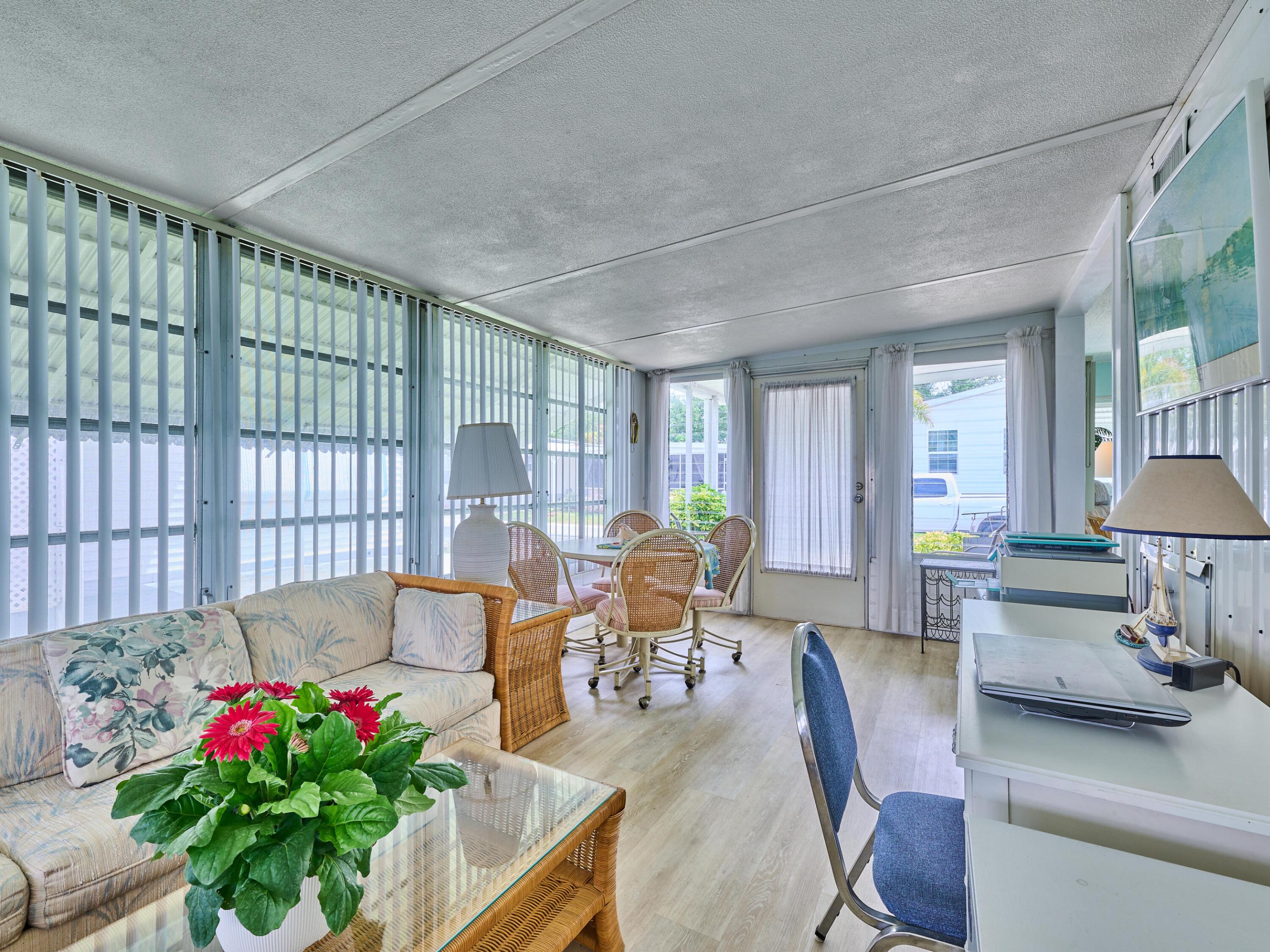 HIDDEN HARBOUR CONDO - Residential