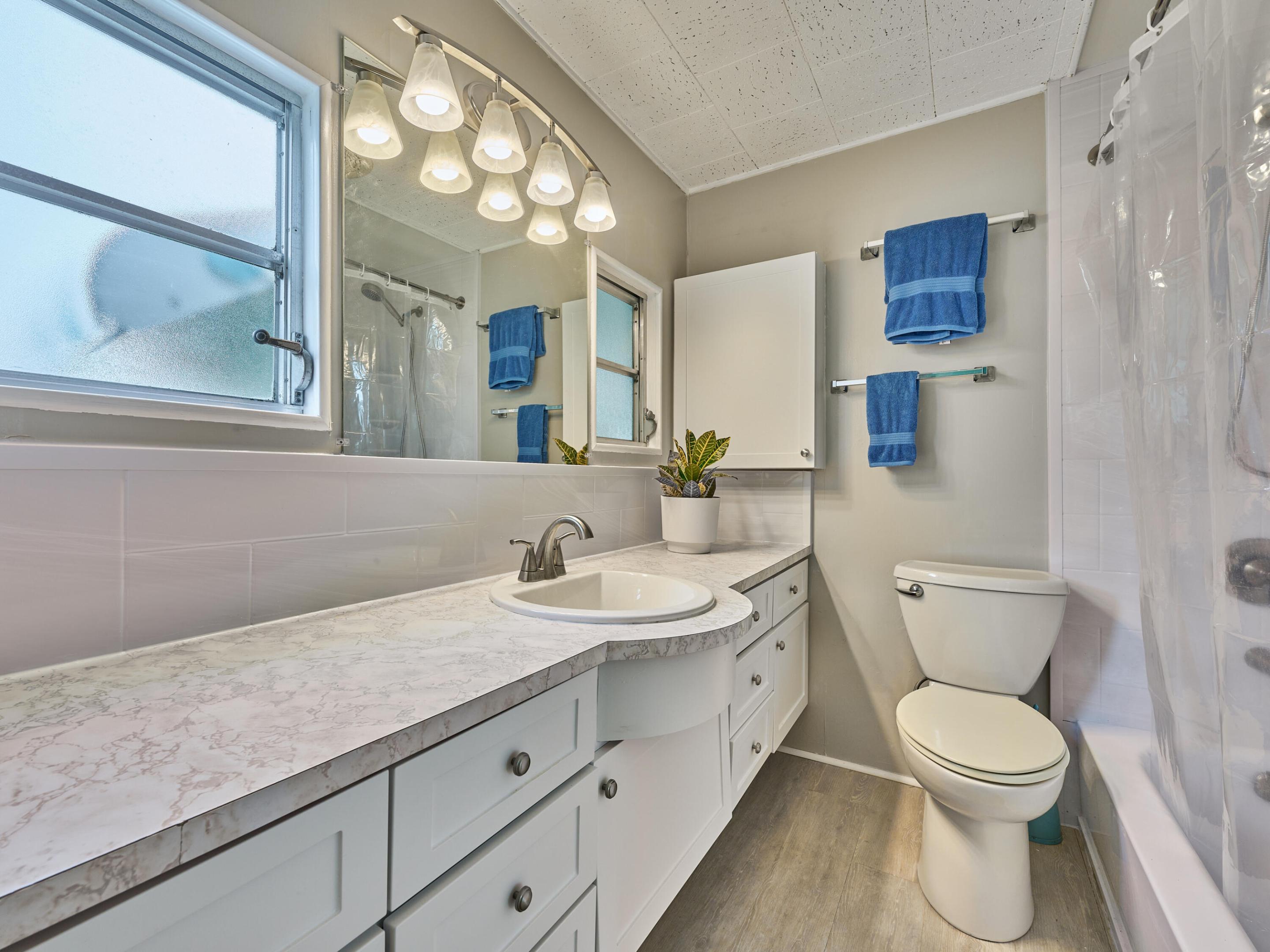 HIDDEN HARBOUR CONDO - Residential