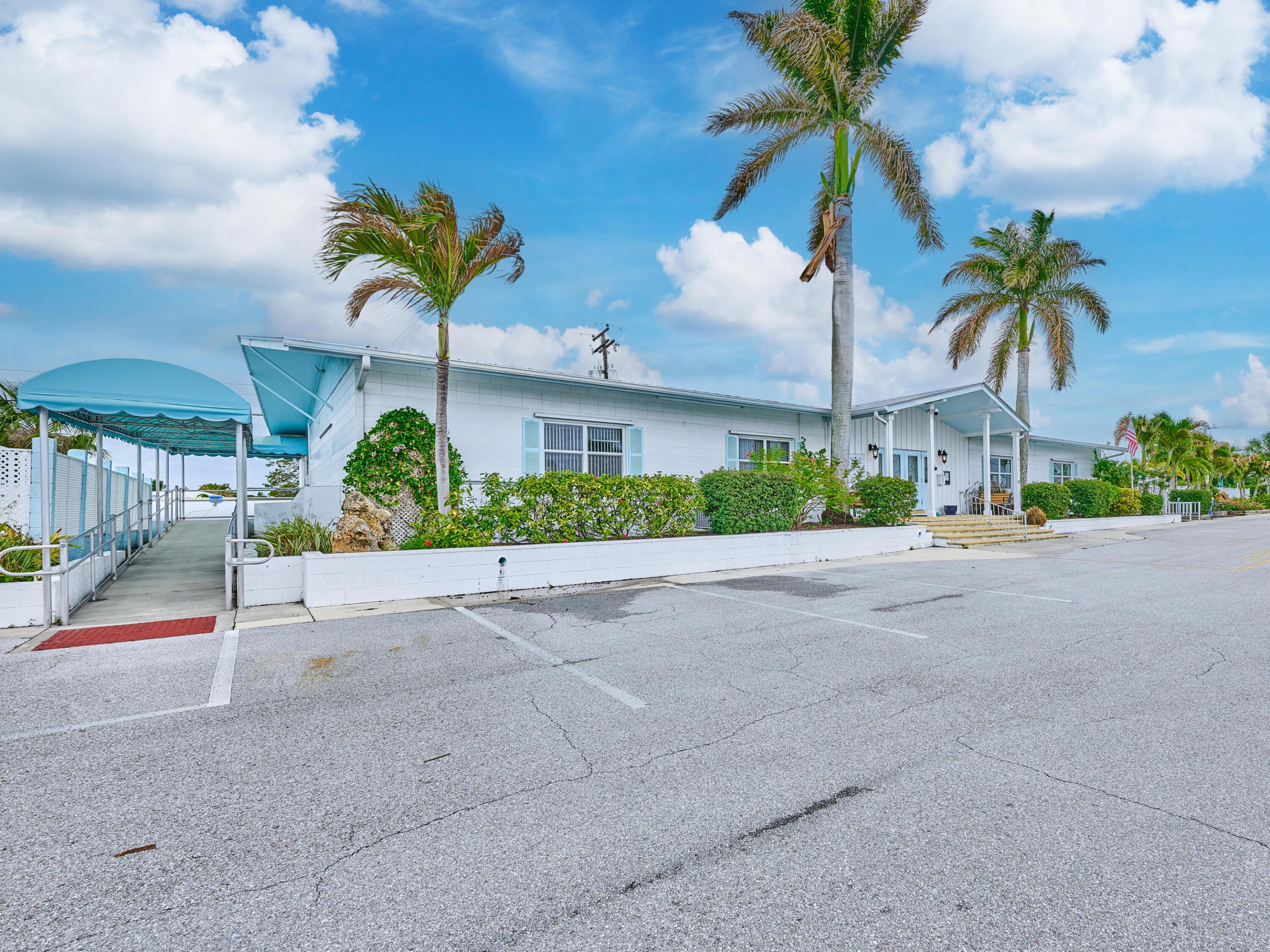 HIDDEN HARBOUR CONDO - Residential