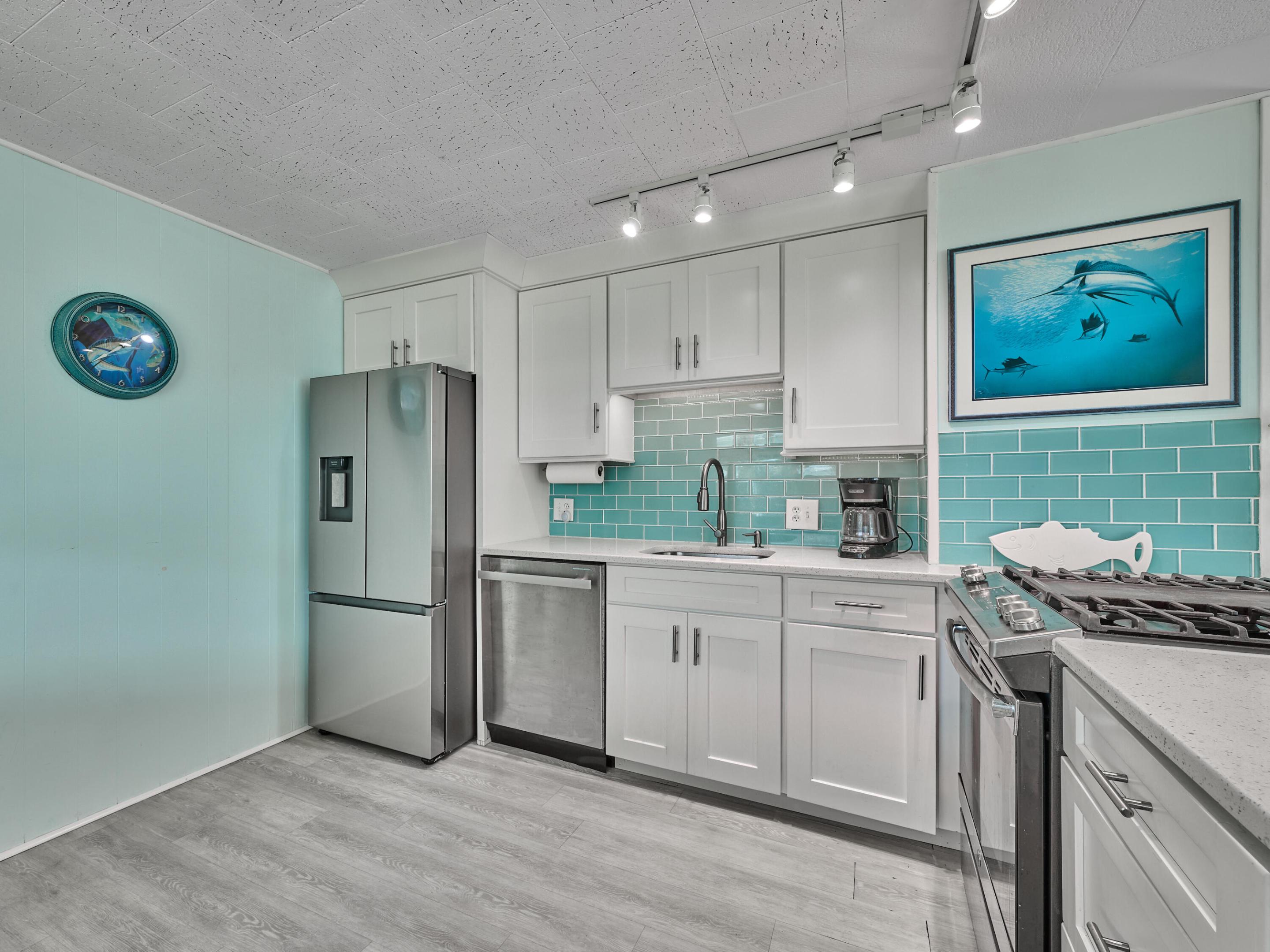 HIDDEN HARBOUR CONDO - Residential