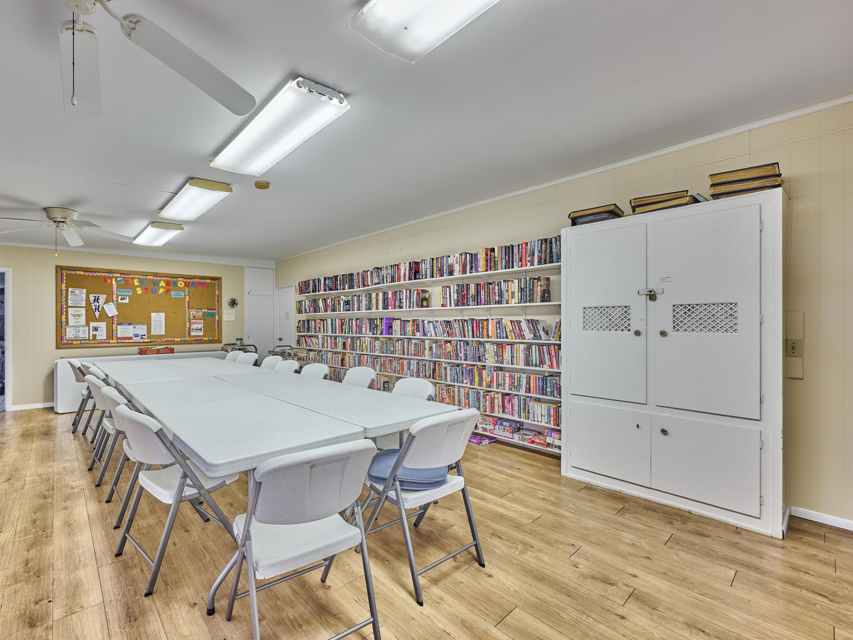 HIDDEN HARBOUR CONDO - Residential