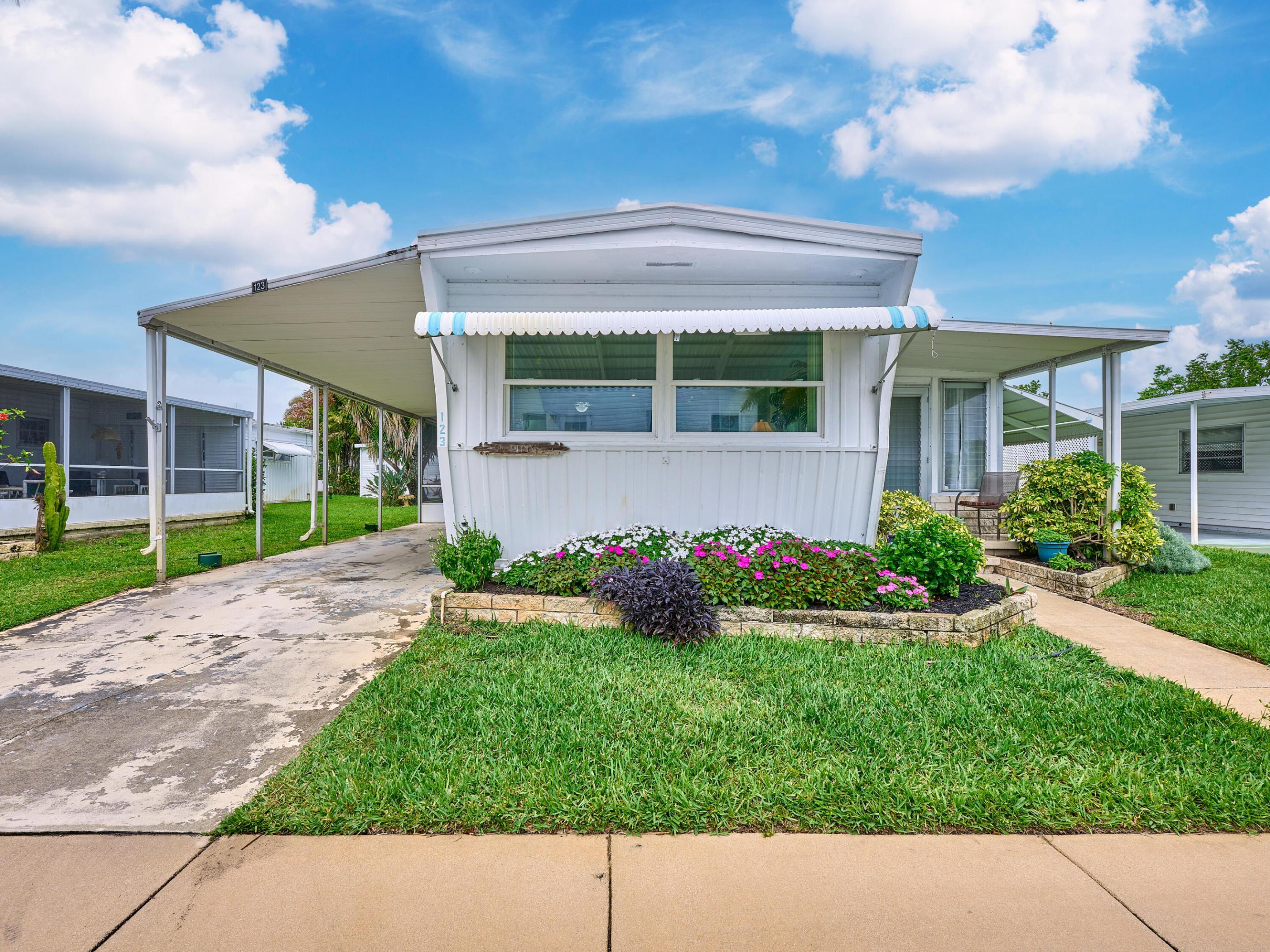 HIDDEN HARBOUR CONDO - Residential