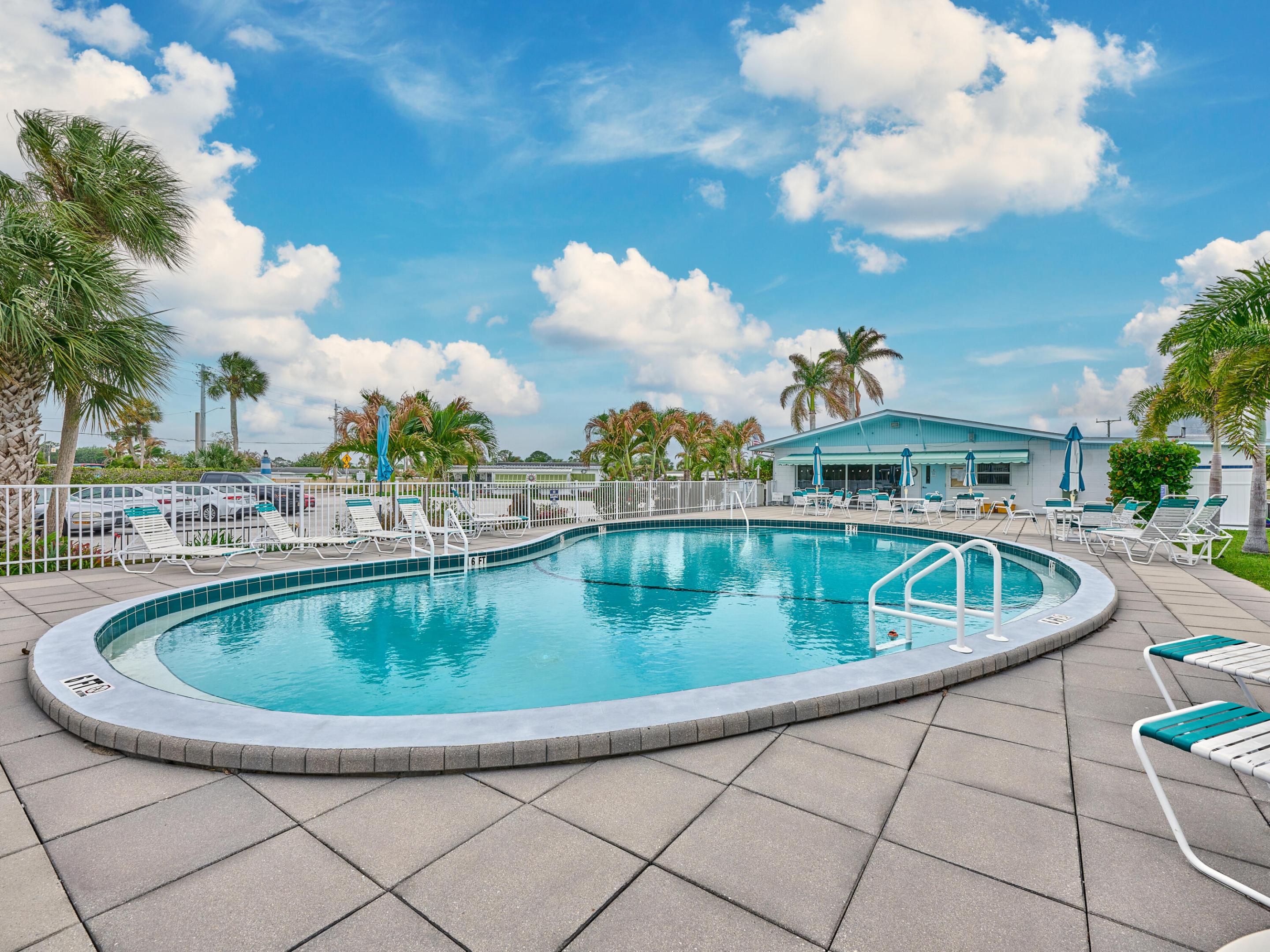 HIDDEN HARBOUR CONDO - Residential