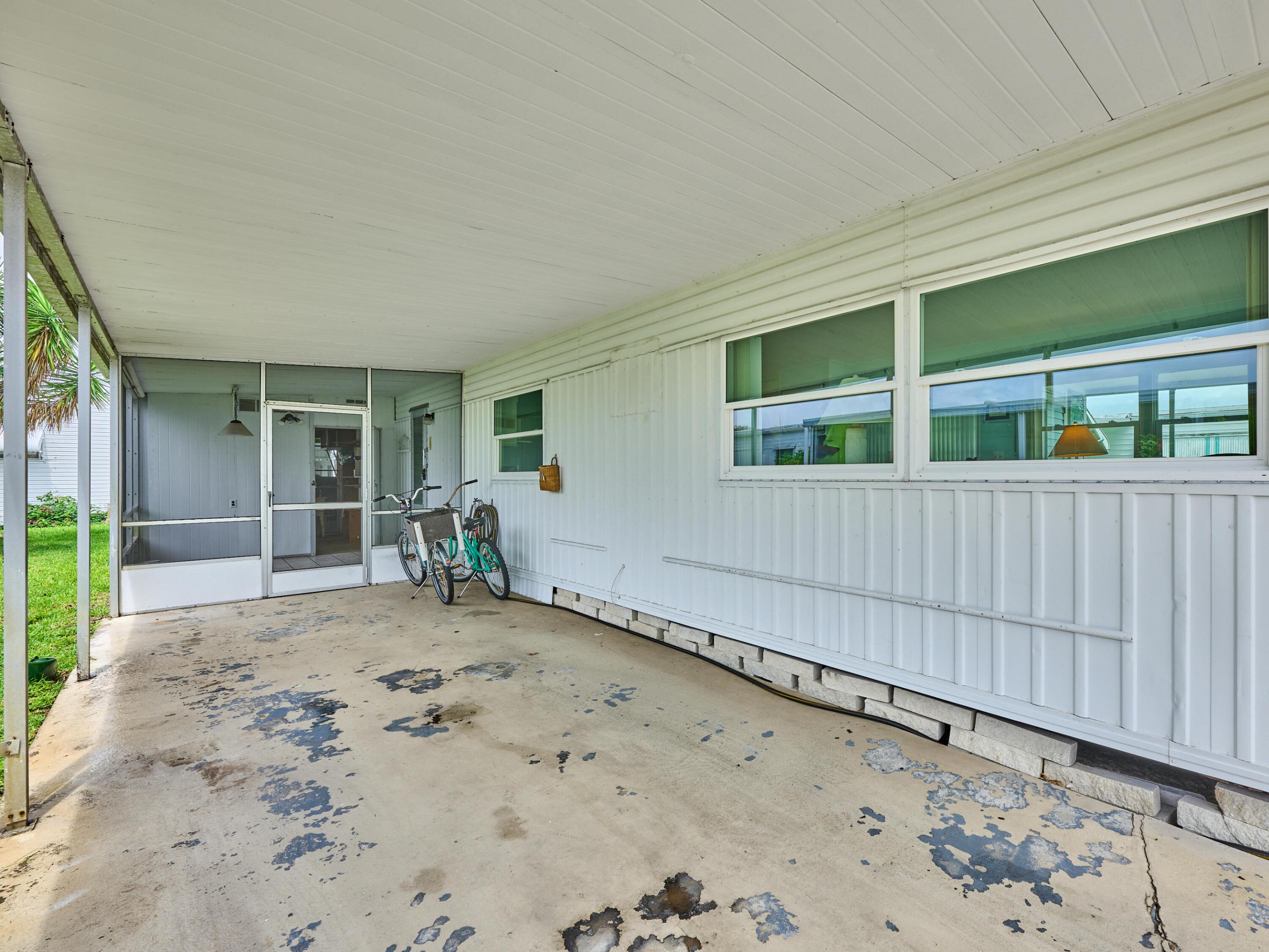 HIDDEN HARBOUR CONDO - Residential