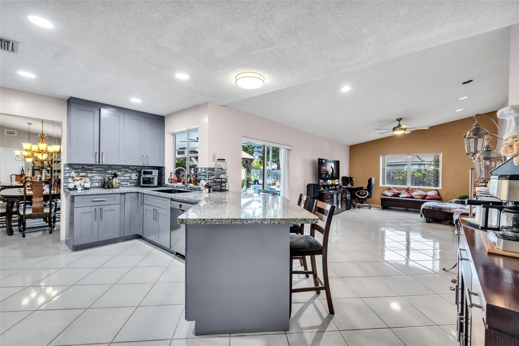 HAWKES BLUFF - Residential