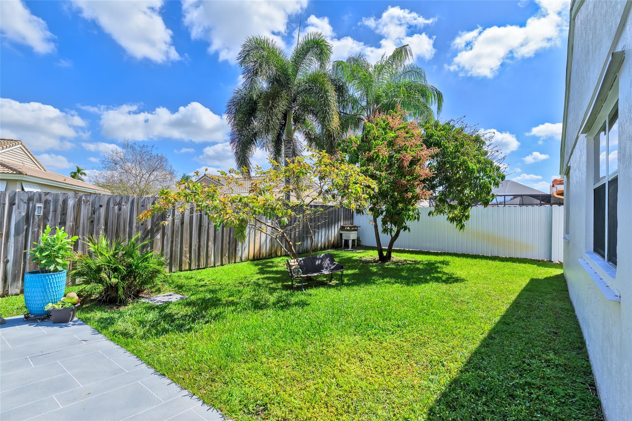 HAWKES BLUFF - Residential