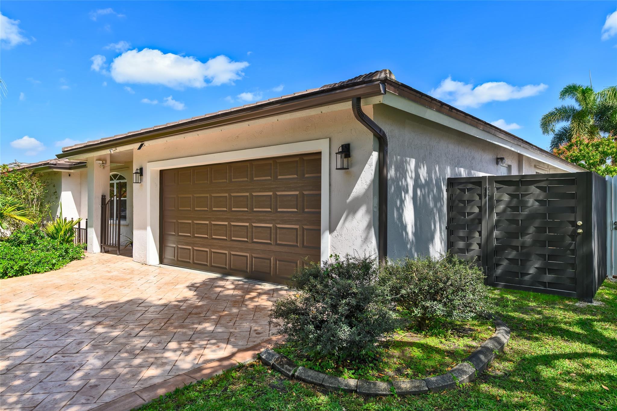 HAWKES BLUFF - Residential