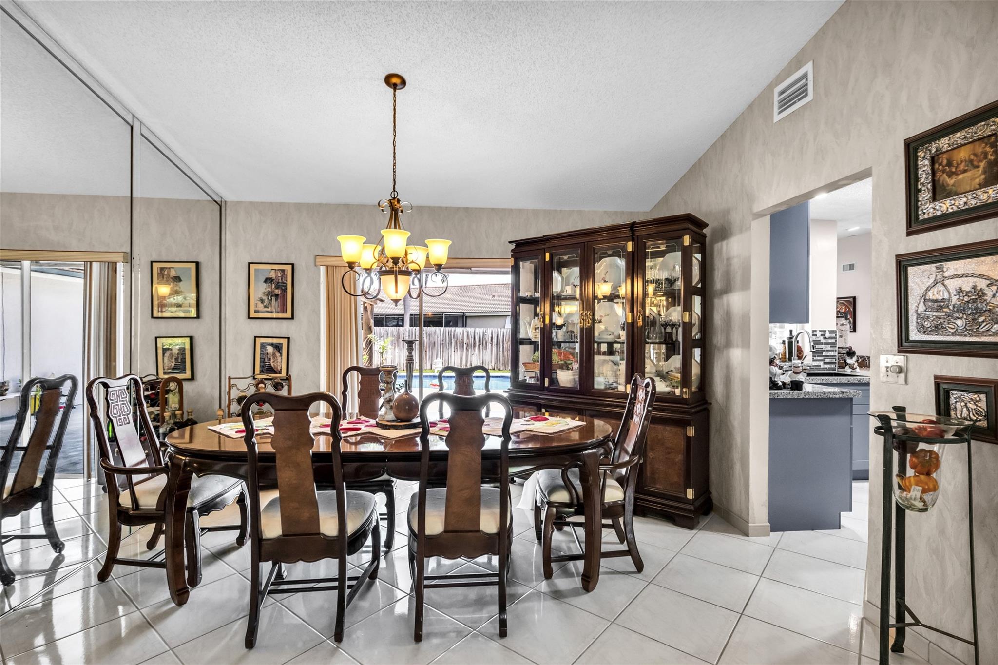 HAWKES BLUFF - Residential