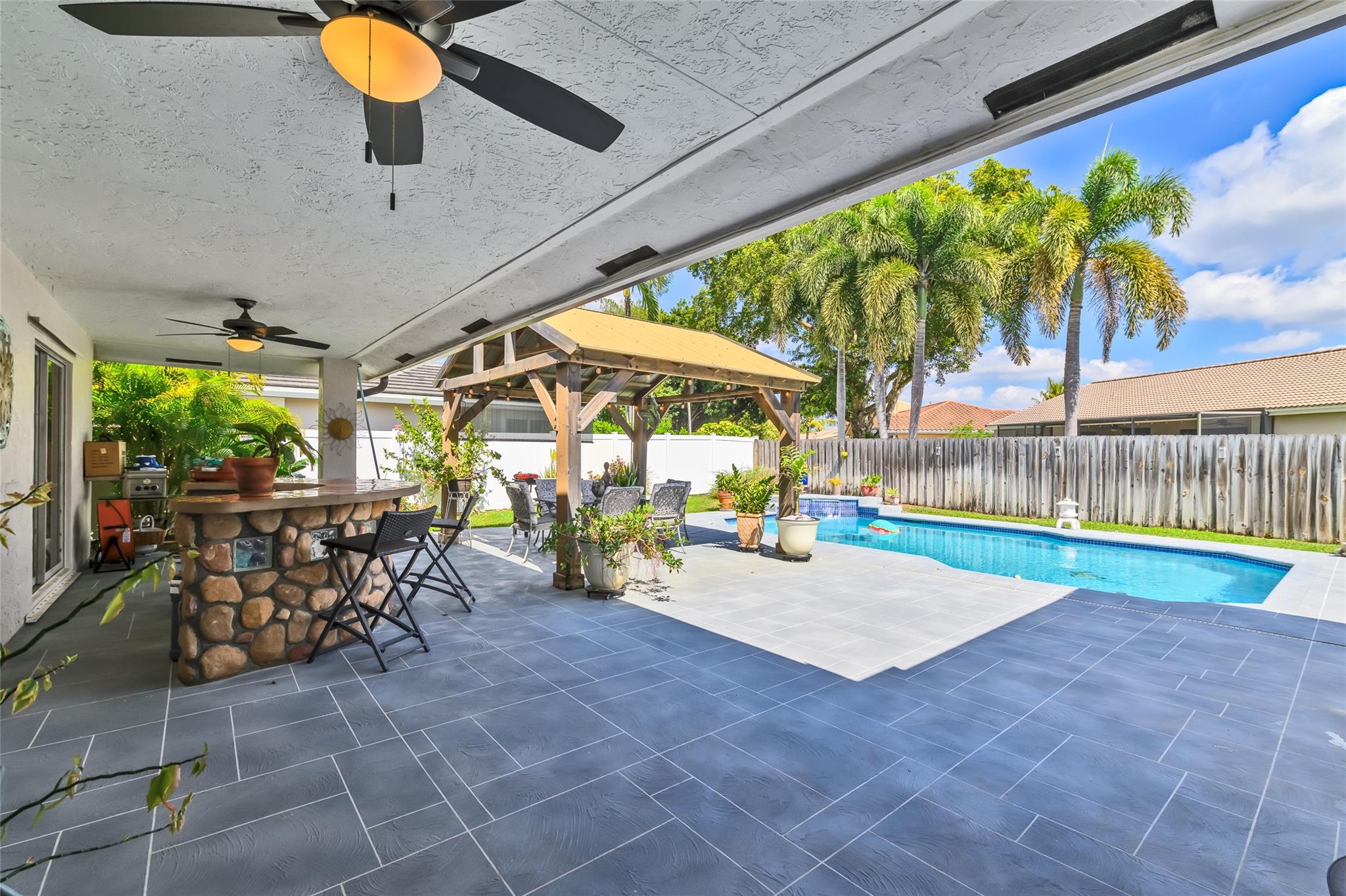 HAWKES BLUFF - Residential
