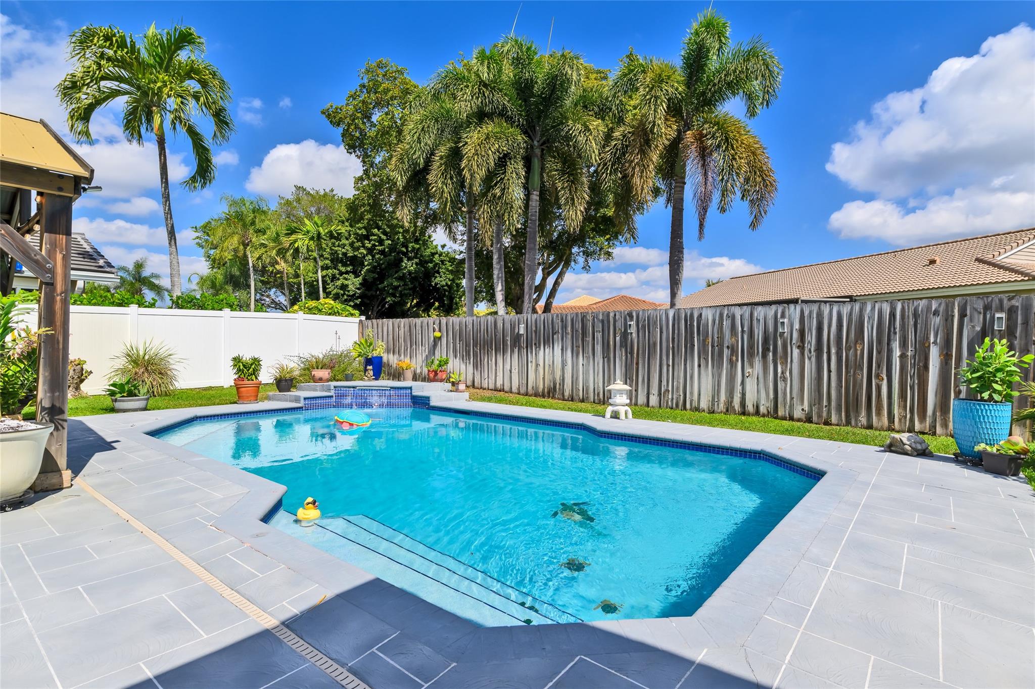 HAWKES BLUFF - Residential