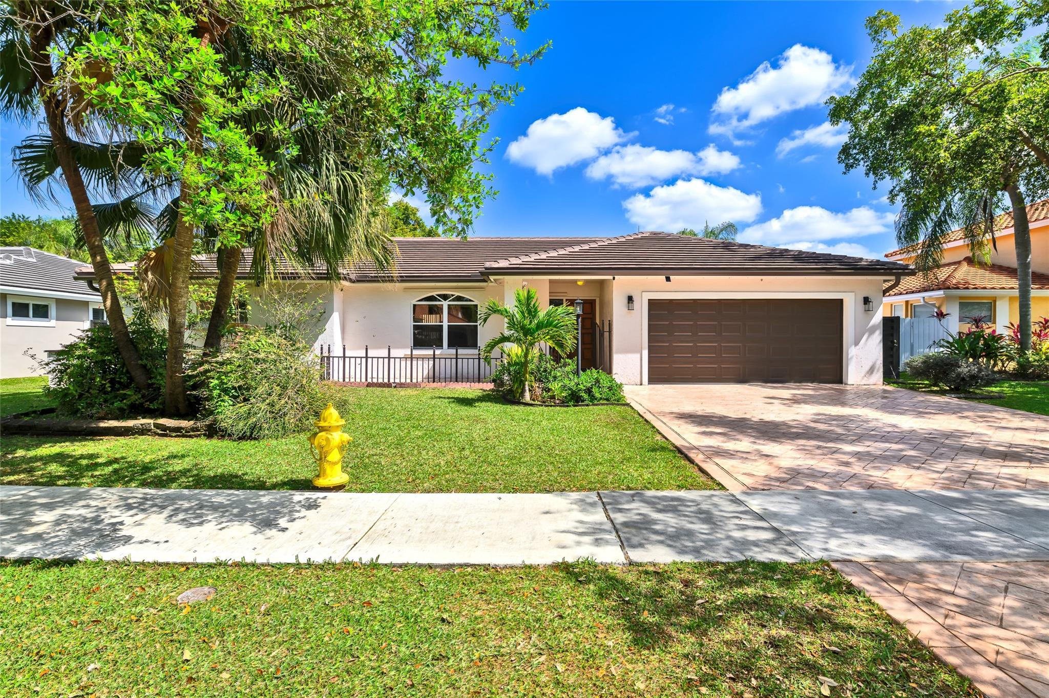 HAWKES BLUFF - Residential