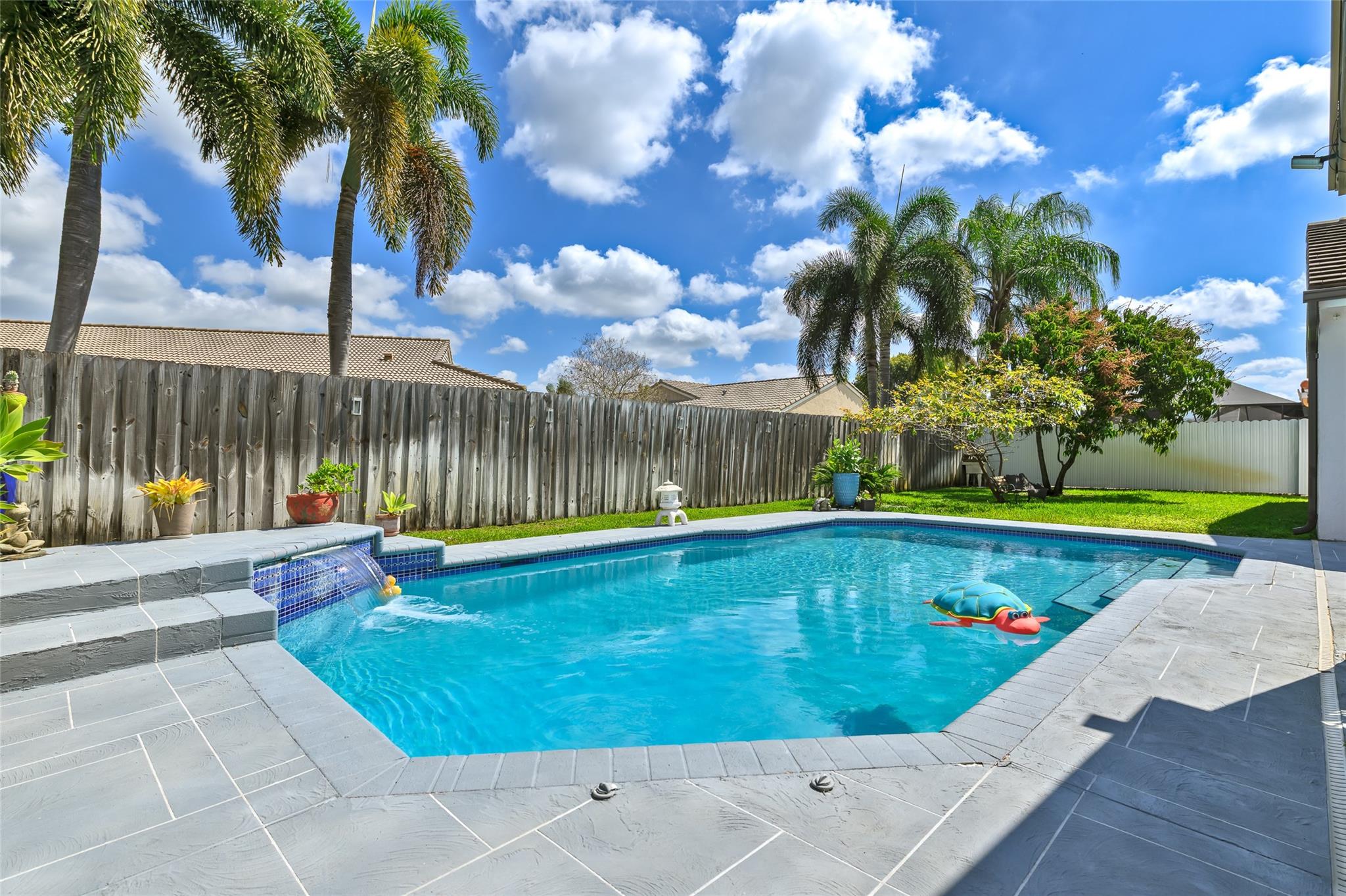 HAWKES BLUFF - Residential