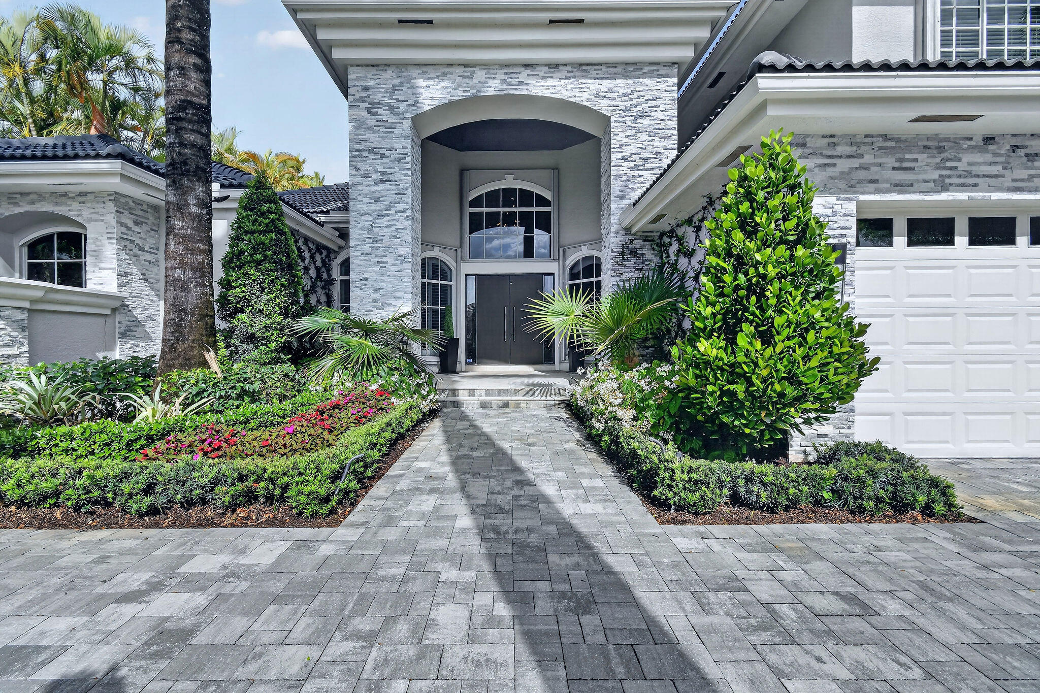 View photos, virtual tours, details... 1020 Grand Isle Terrace