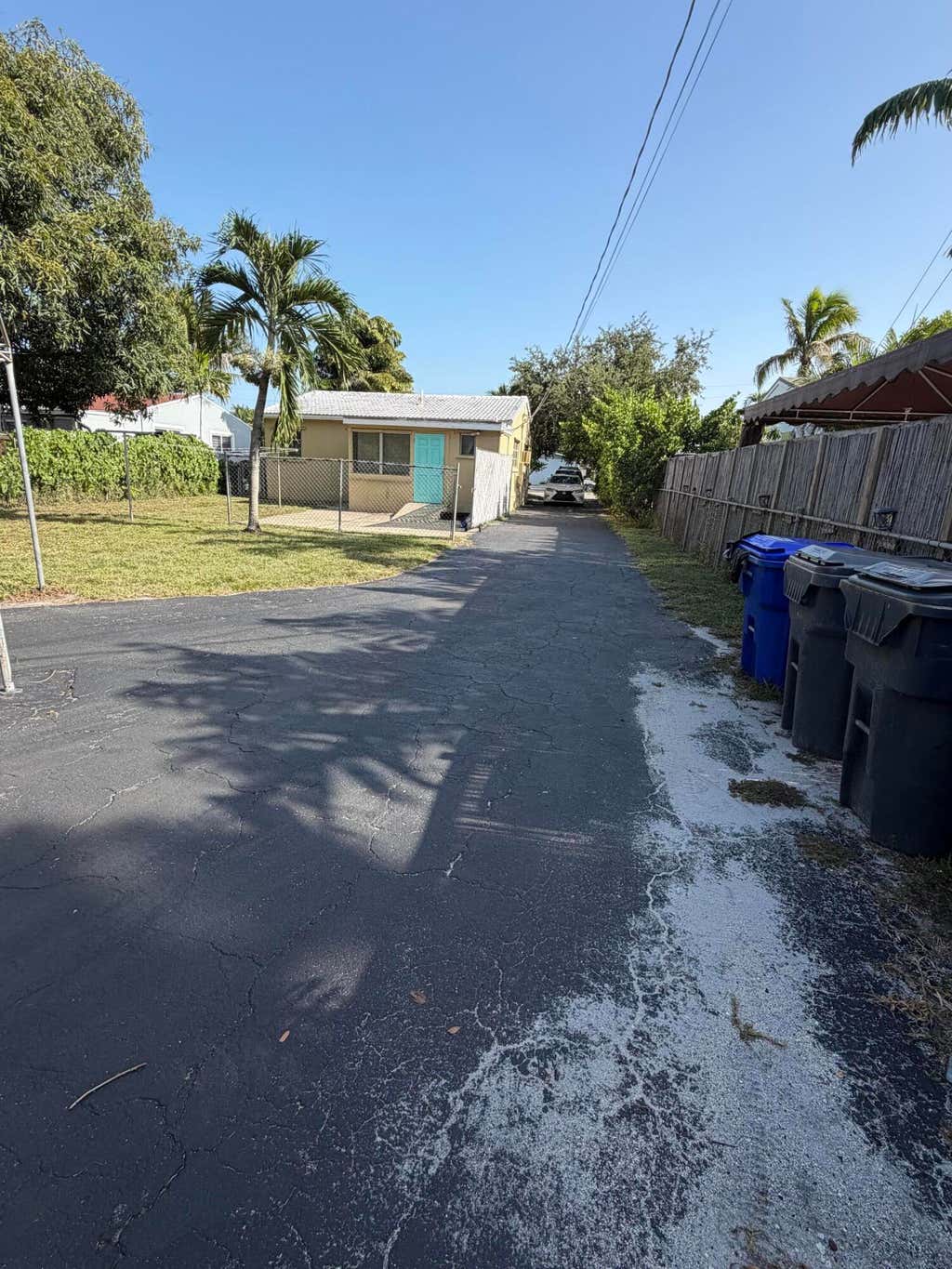 Photo of 2647 PIERCE Street, Hollywood, FL 33020 (MLS # B26065532)