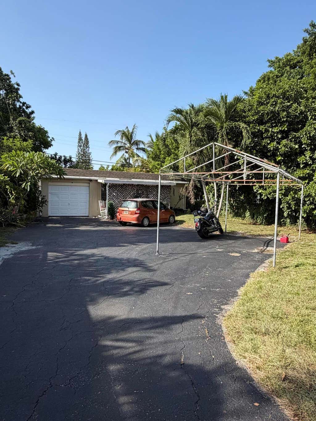 Photo of 2647 PIERCE Street, Hollywood, FL 33020 (MLS # B26065532)