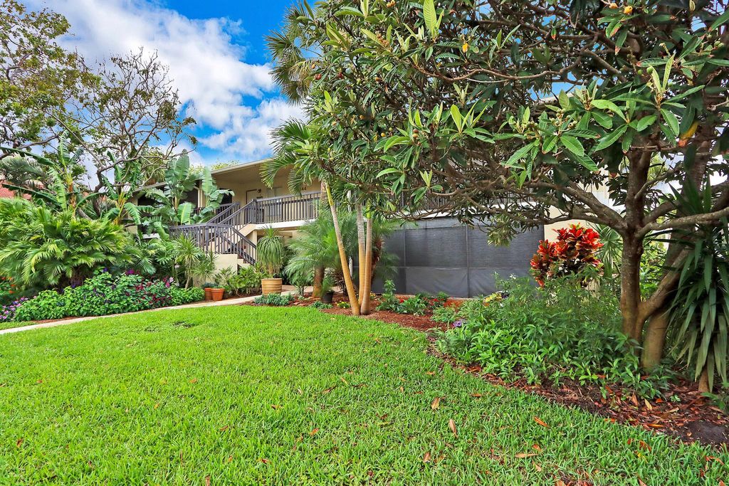 Photo of 6544 Chasewood Drive #B, Jupiter, FL 33458 (MLS # R11116579)