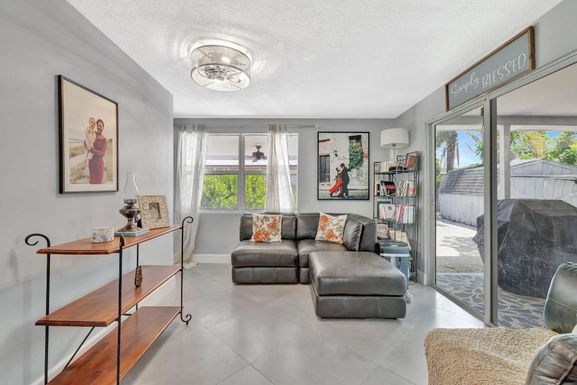 1894 SE Lafayette Street