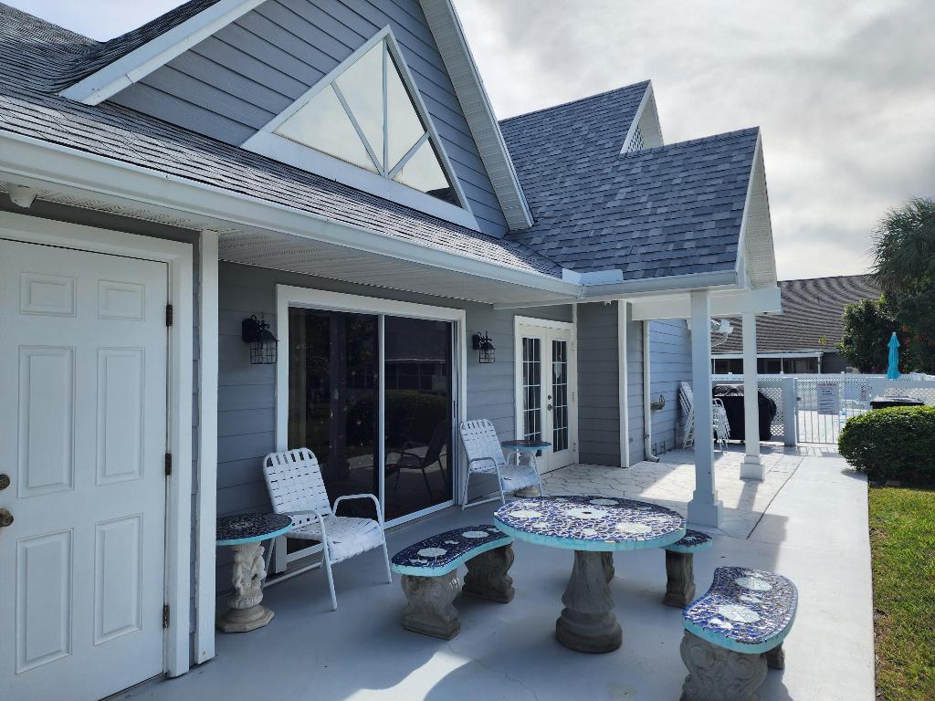 TROPICAL EAST - Residential Lease