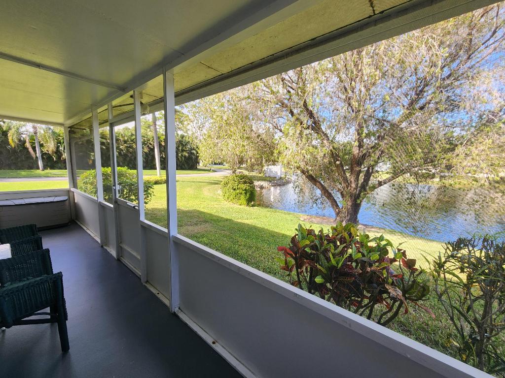 TROPICAL EAST - Residential Lease