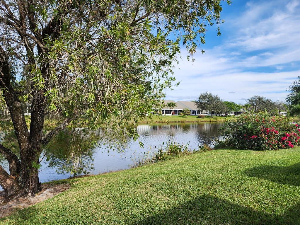 TROPICAL EAST - Residential Lease