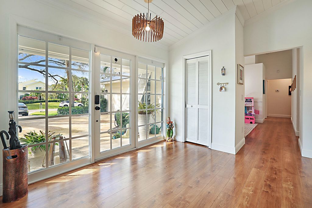 Photo of 19647 Red Maple Lane, Jupiter, FL 33458 (MLS # R10960109)