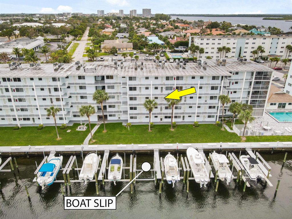 Photo of 108 Paradise Harbour Boulevard #305, North Palm Beach, FL 33408 (MLS # R10949628)