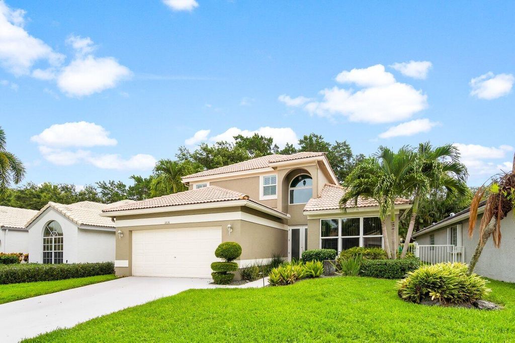 Photo of 13638 Weyburne Drive, Delray Beach, FL 33446 (MLS # R11004700)