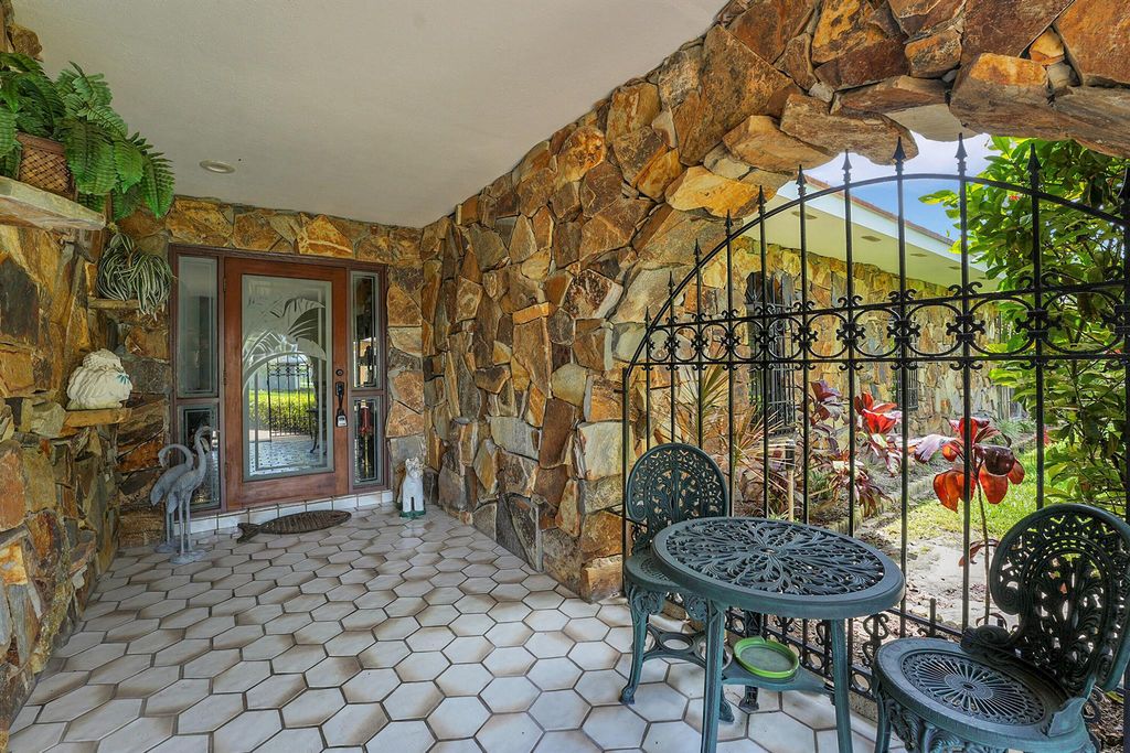 Photo of 465 SE Naranja Avenue, Port Saint Lucie, FL 34983 (MLS # R11097974)