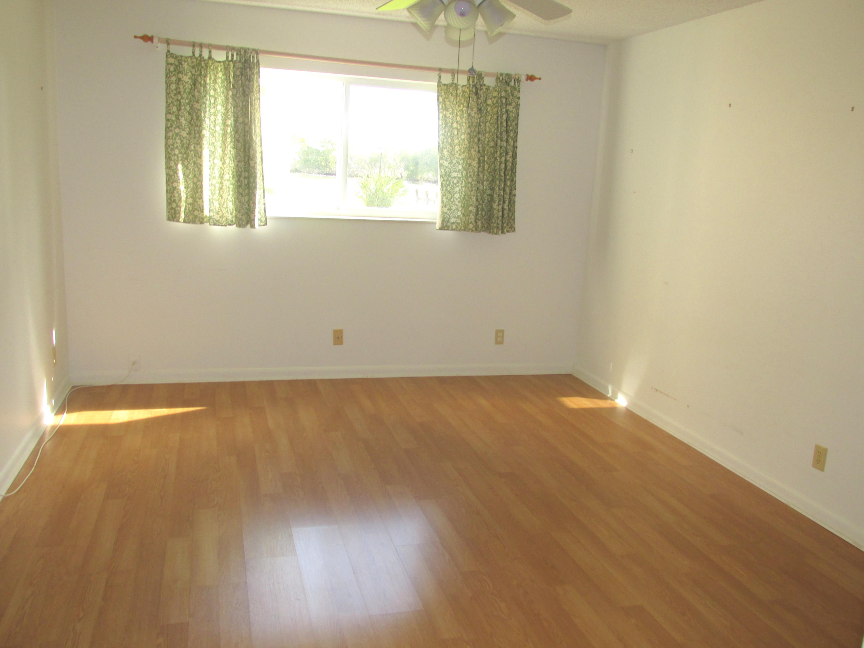 COLONIAL CLUB CONDO SEC 1 - Residential