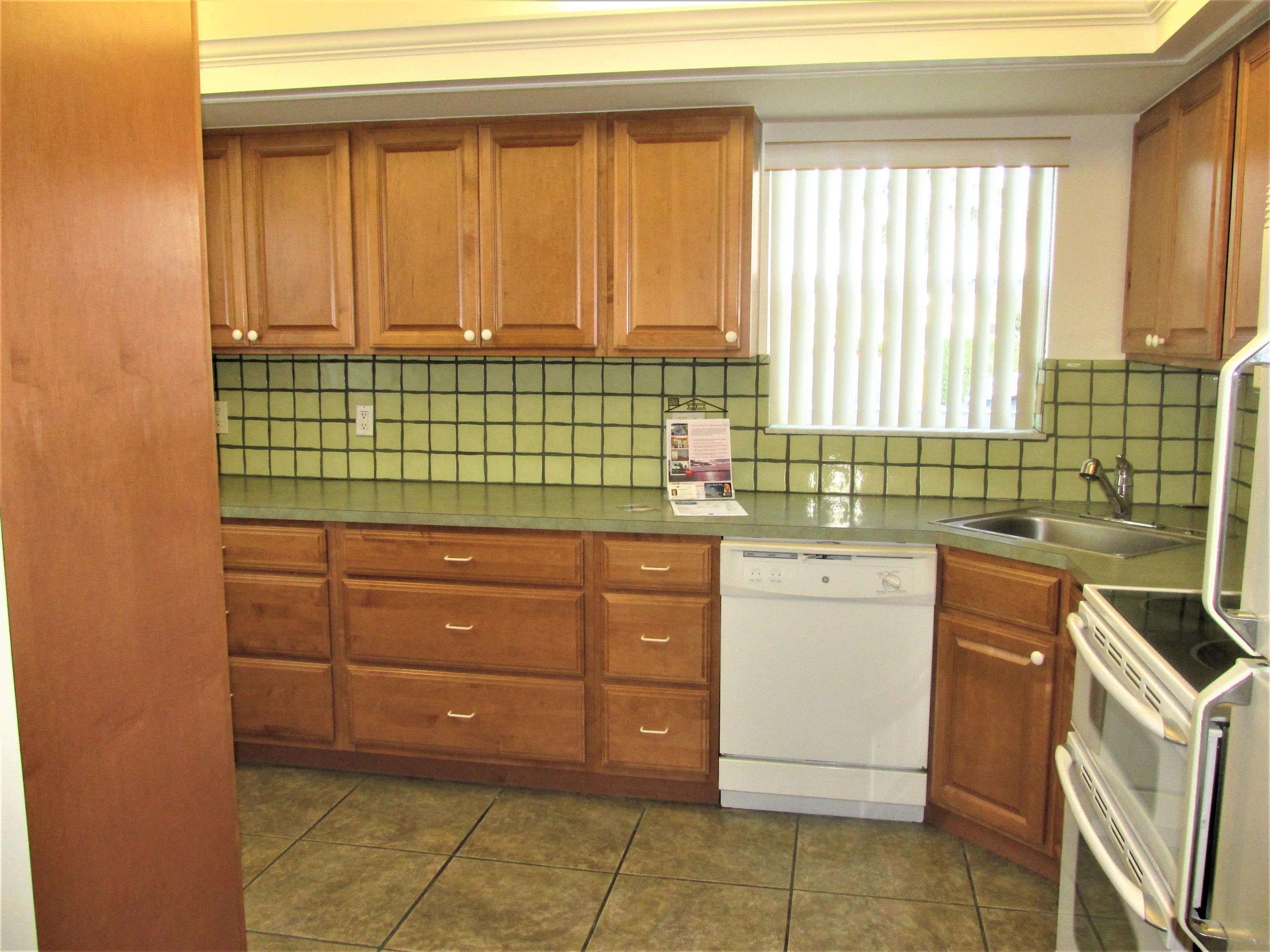 COLONIAL CLUB CONDO SEC 1 - Residential