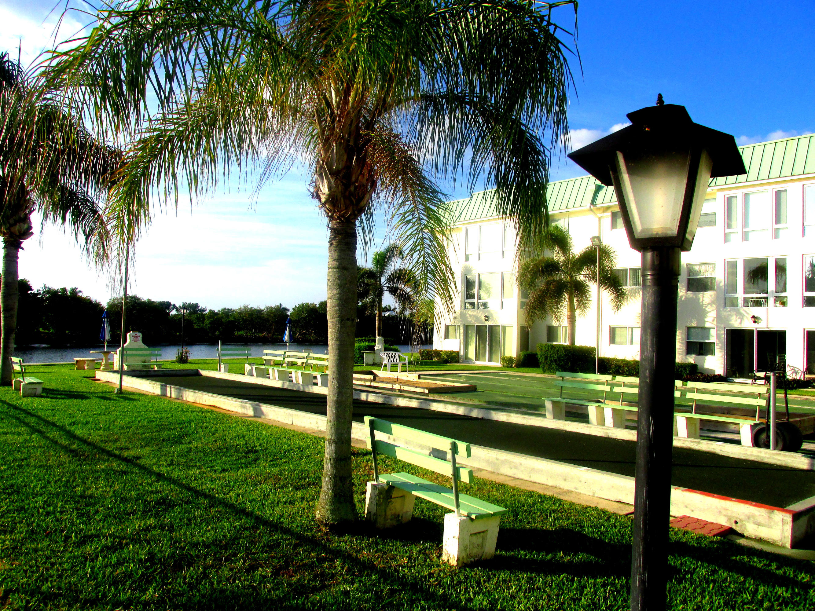 COLONIAL CLUB CONDO SEC 1 - Residential