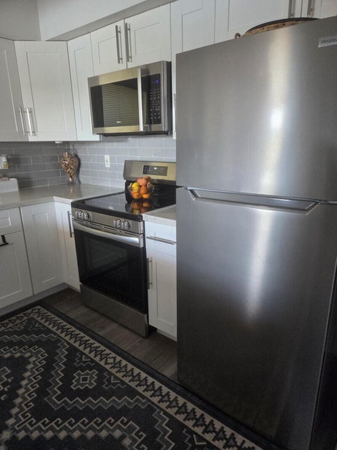 Tiny photo for 3271 NW 44th Street #5, Oakland Park, FL 33309 (MLS # B26076297)