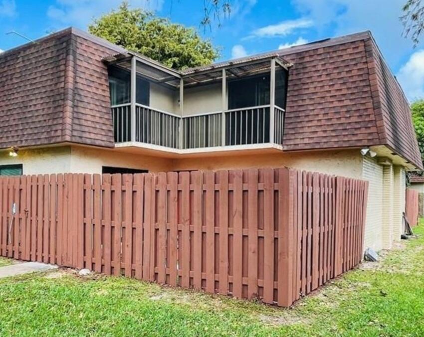VILLAS AT WOODLAND GREENS - Residential