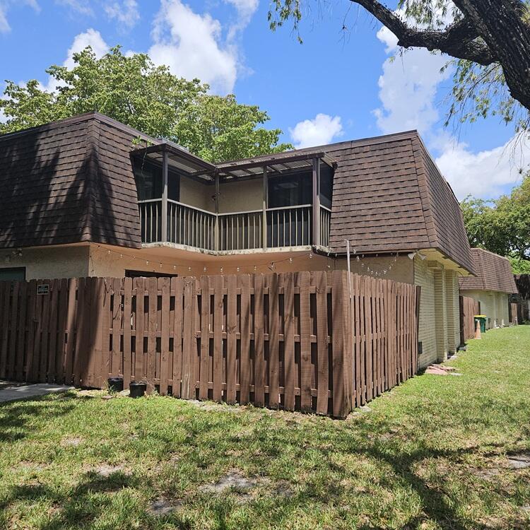 VILLAS AT WOODLAND GREENS - Residential