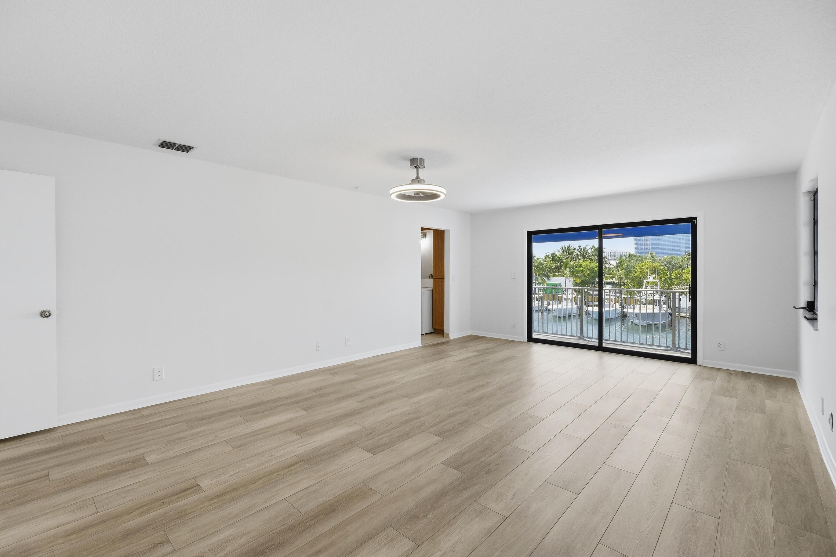 RIO VISTA ISLES - Residential