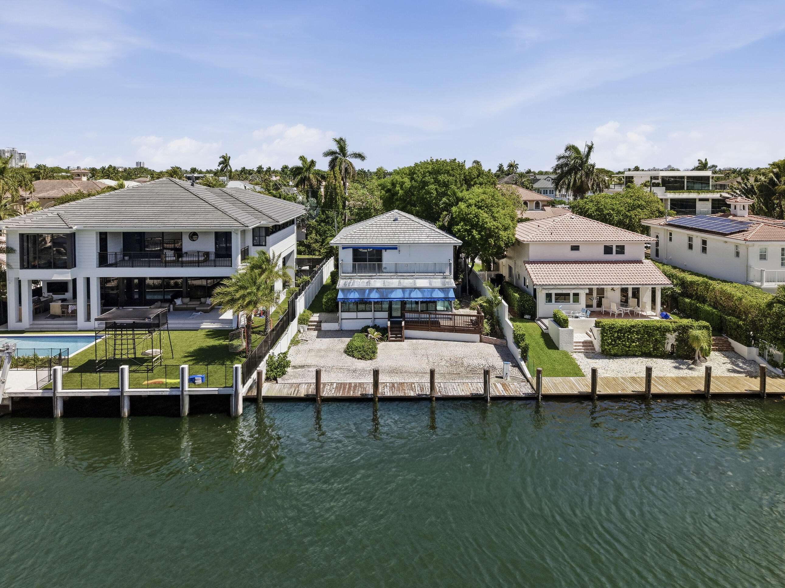 RIO VISTA ISLES - Residential