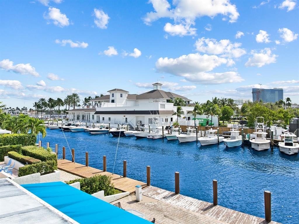 RIO VISTA ISLES - Residential