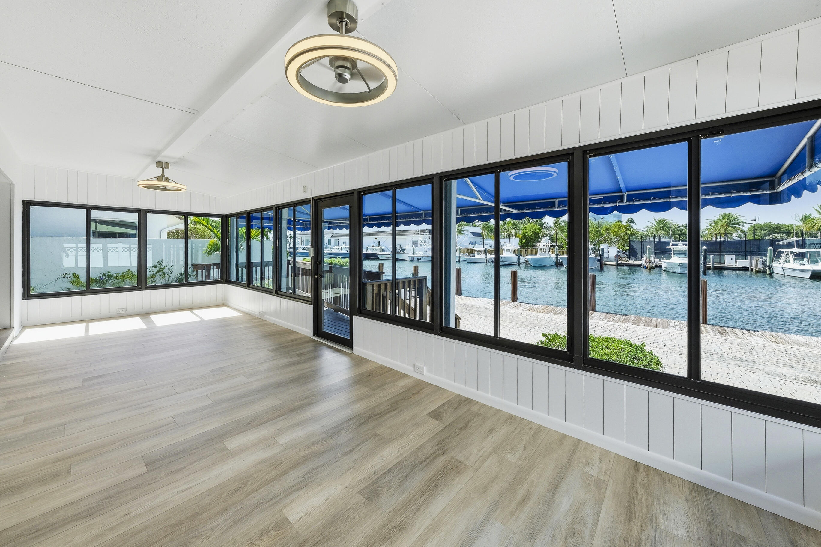 RIO VISTA ISLES - Residential