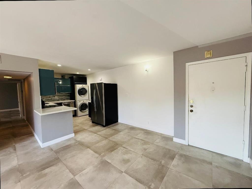 124 NE 19 CT 204B